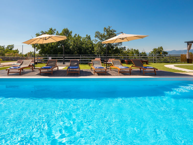 Vakantiehuis met privé zwembad in Oklaj (Kroatië) voor 12 personen