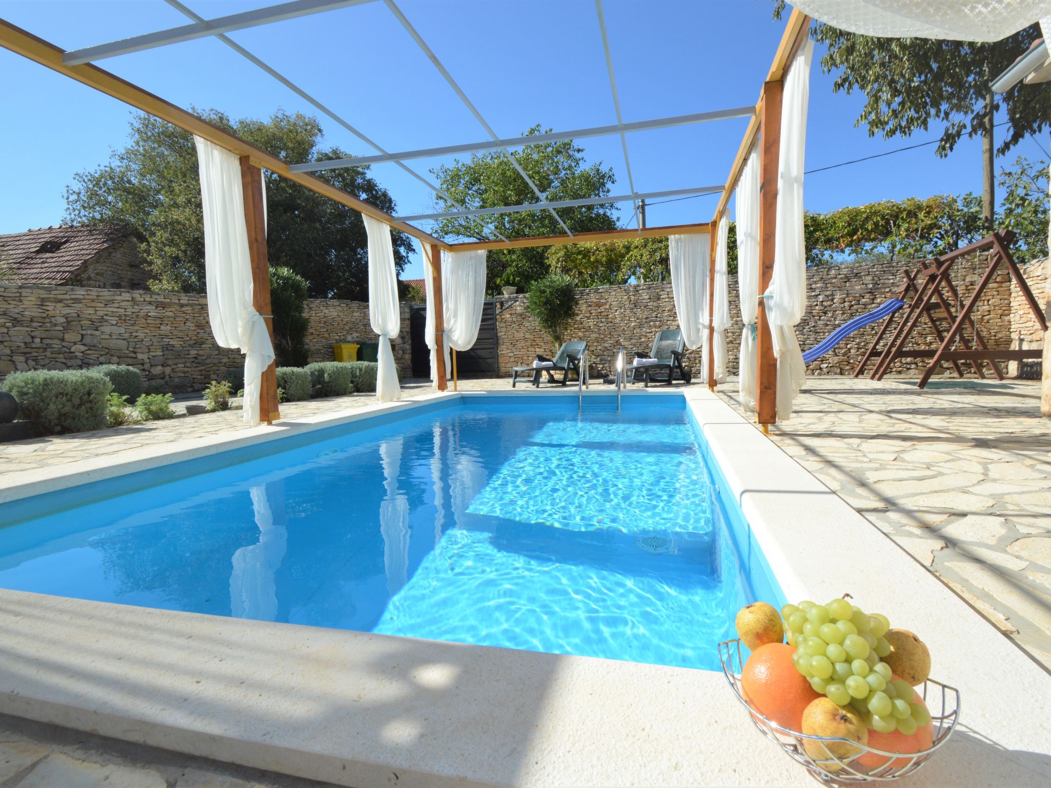 Vakantiehuis met privé zwembad in Oklaj (Kroatië) voor 8 personen