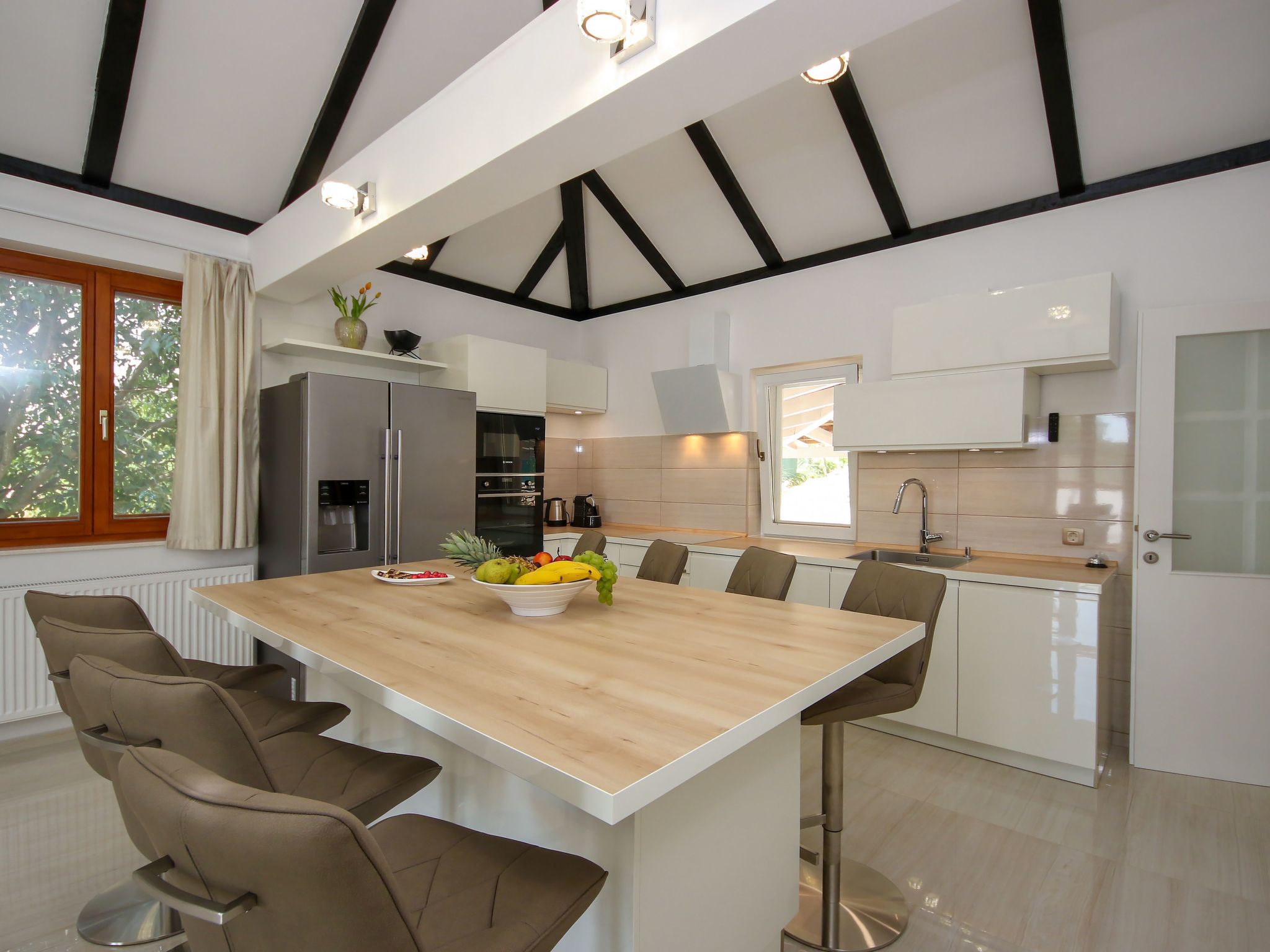 Gemütliche Villa Gabriel mit Schwimmbad-Drinnen