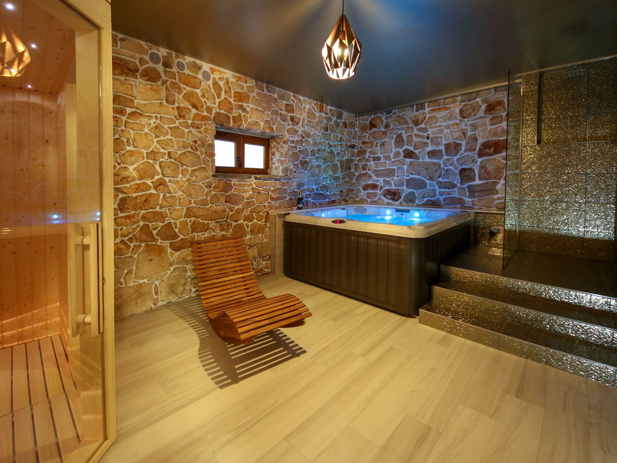 Gemütliche Villa Gabriel mit Schwimmbad-Drinnen