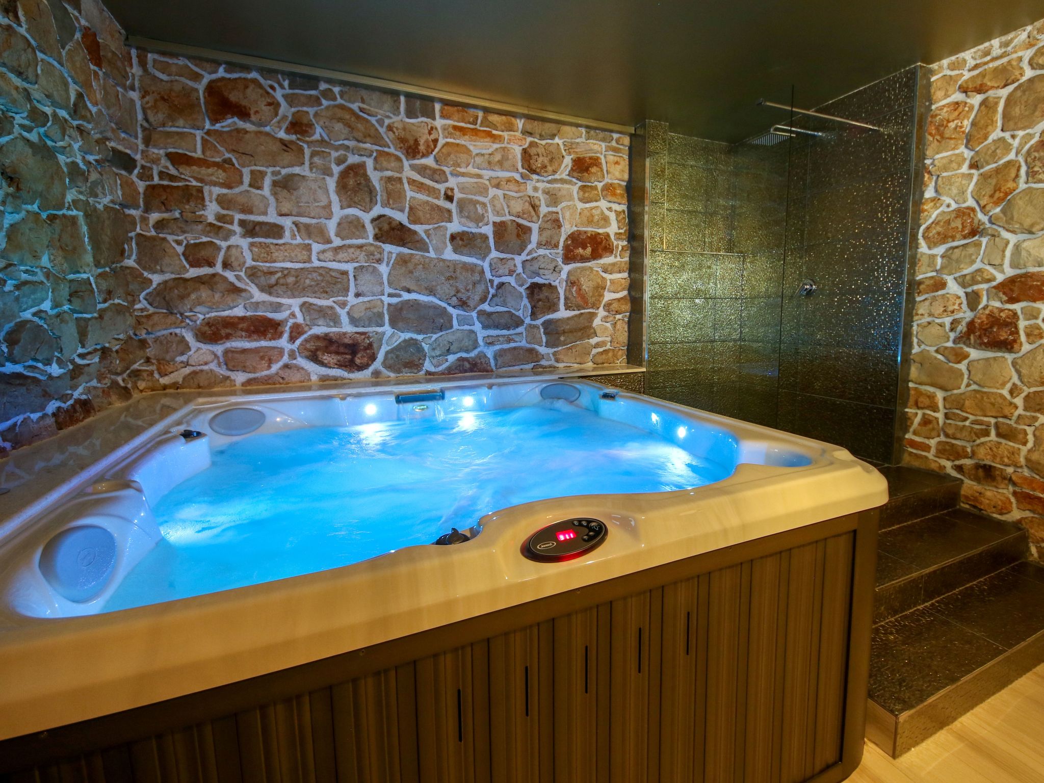 Gemütliche Villa Gabriel mit Schwimmbad-Drinnen