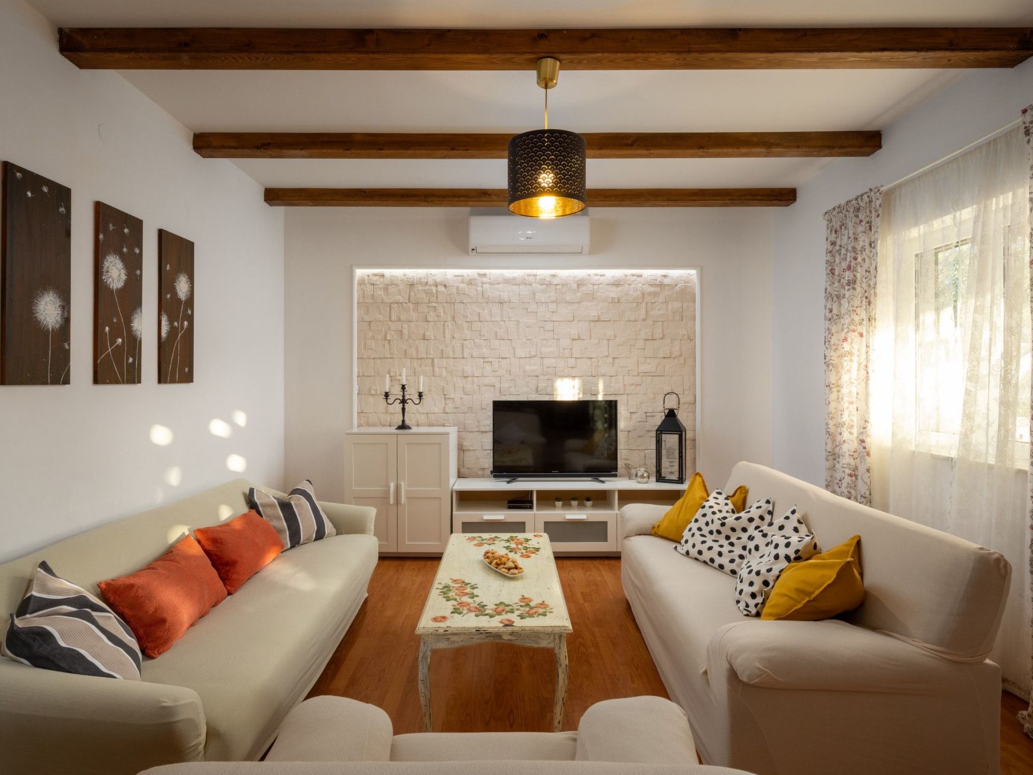 Unknown Accommodation-Drinnen