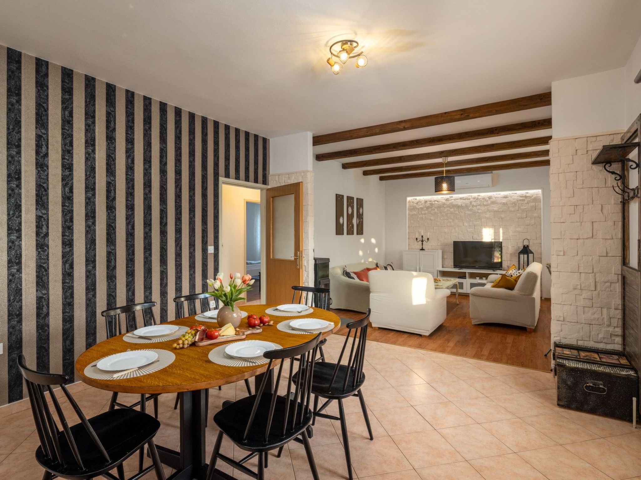 Unknown Accommodation-Drinnen