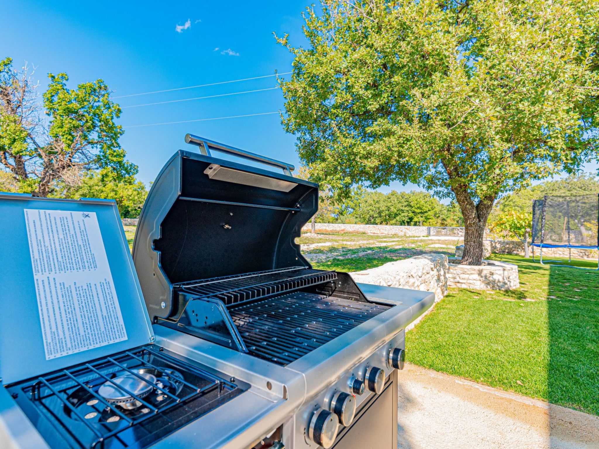 Villa Romansa mit Sauna und Whirlpool in Siritovci-Drinnen
