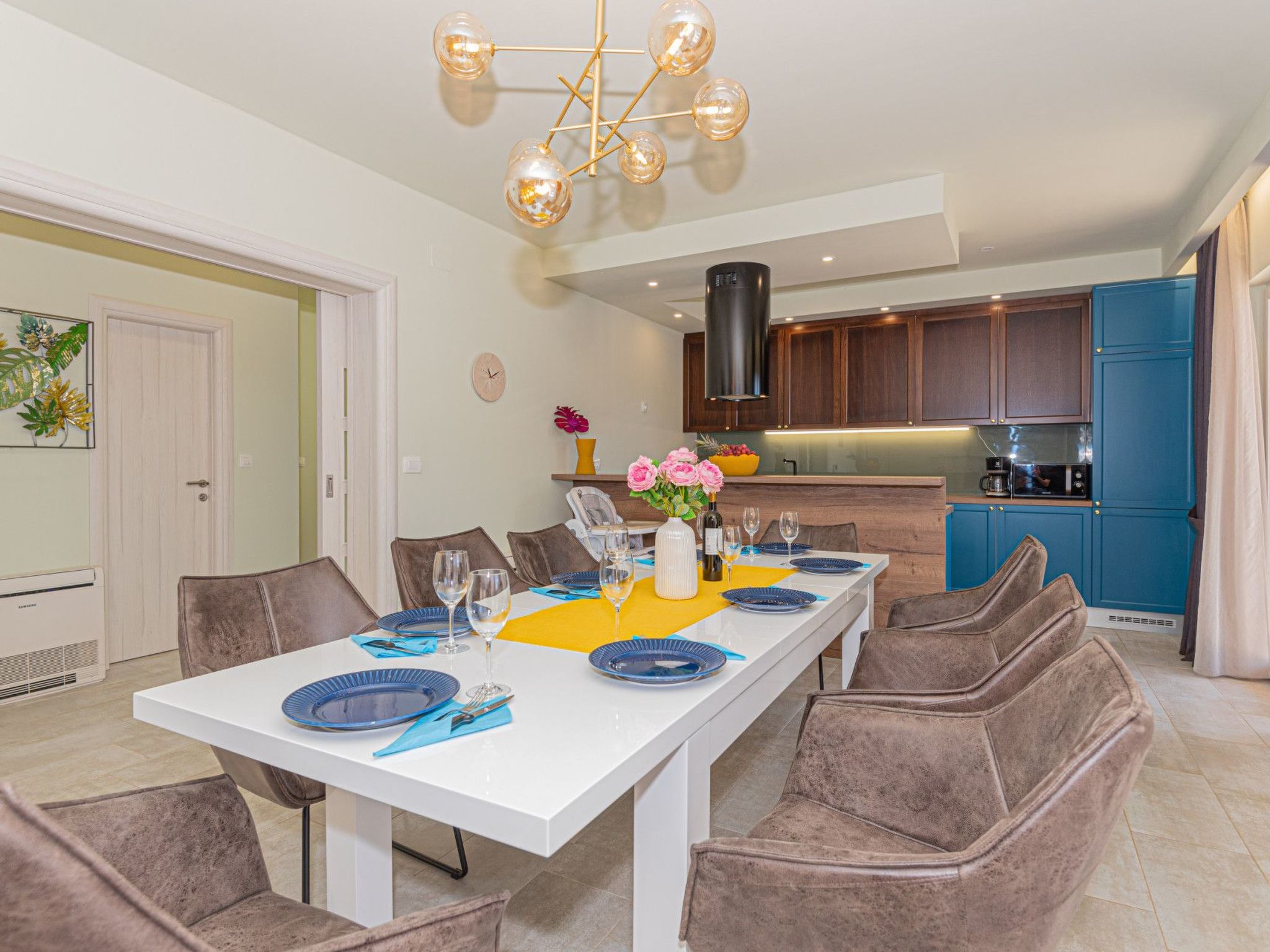 Villa Romansa mit Sauna und Whirlpool in Siritovci-Drinnen