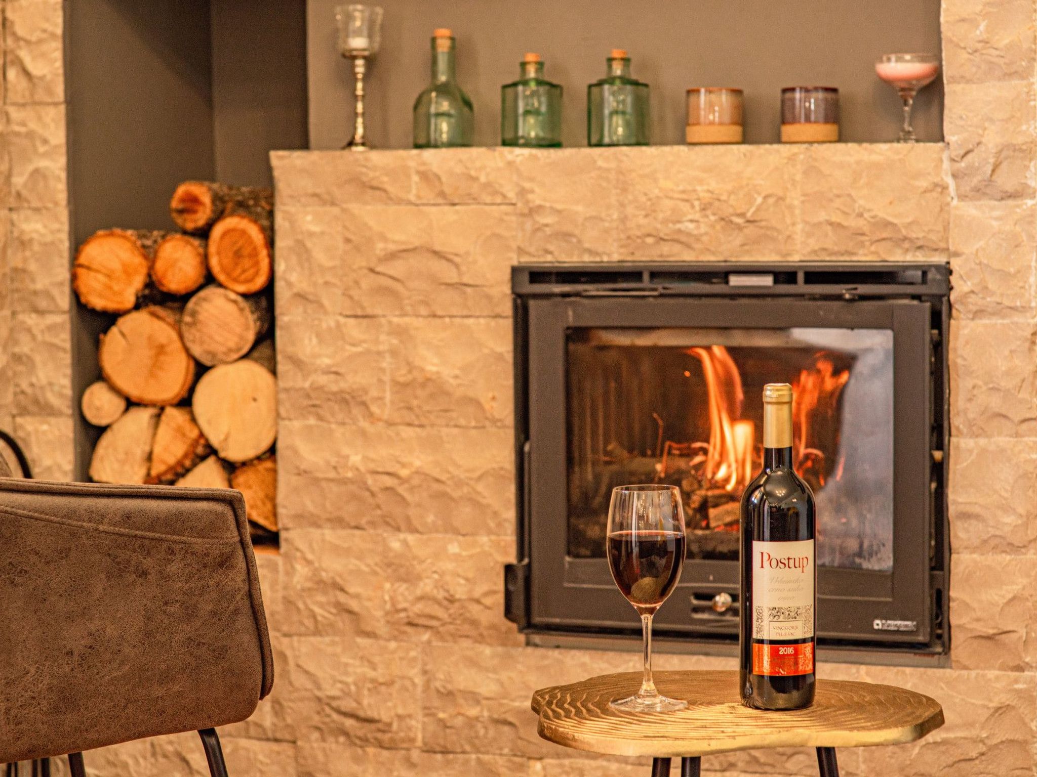 Villa Romansa mit Sauna und Whirlpool in Siritovci-Drinnen