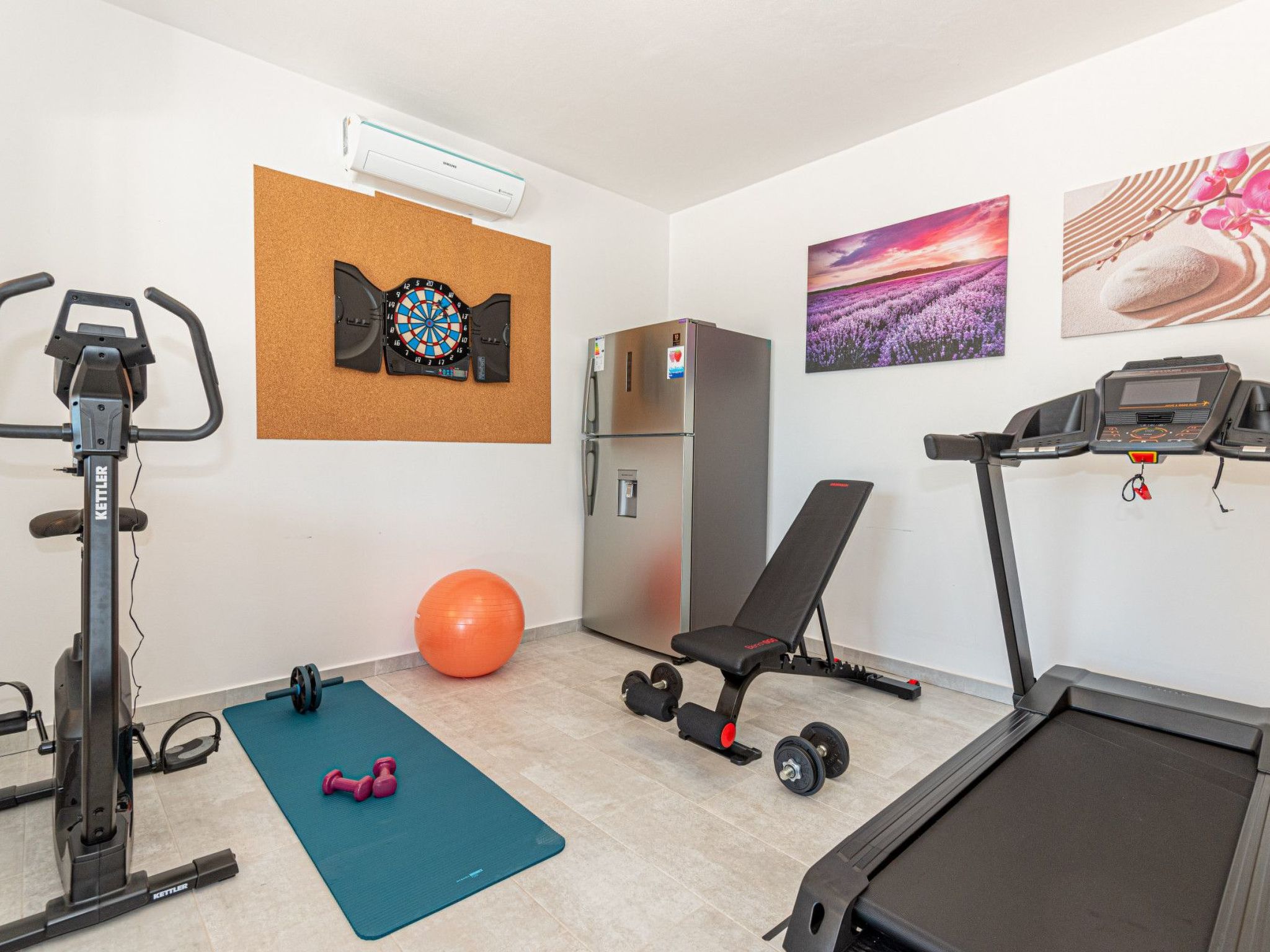 Villa Romansa mit Sauna und Whirlpool in Siritovci-Drinnen