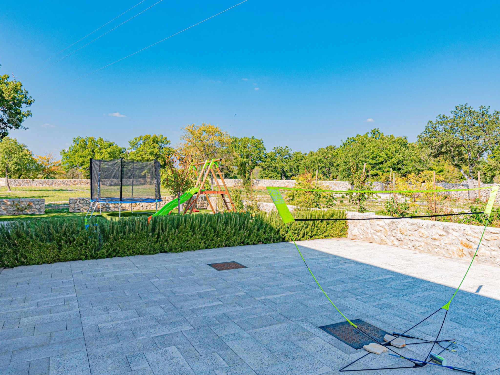 Villa Romansa mit Sauna und Whirlpool in Siritovci-Drinnen