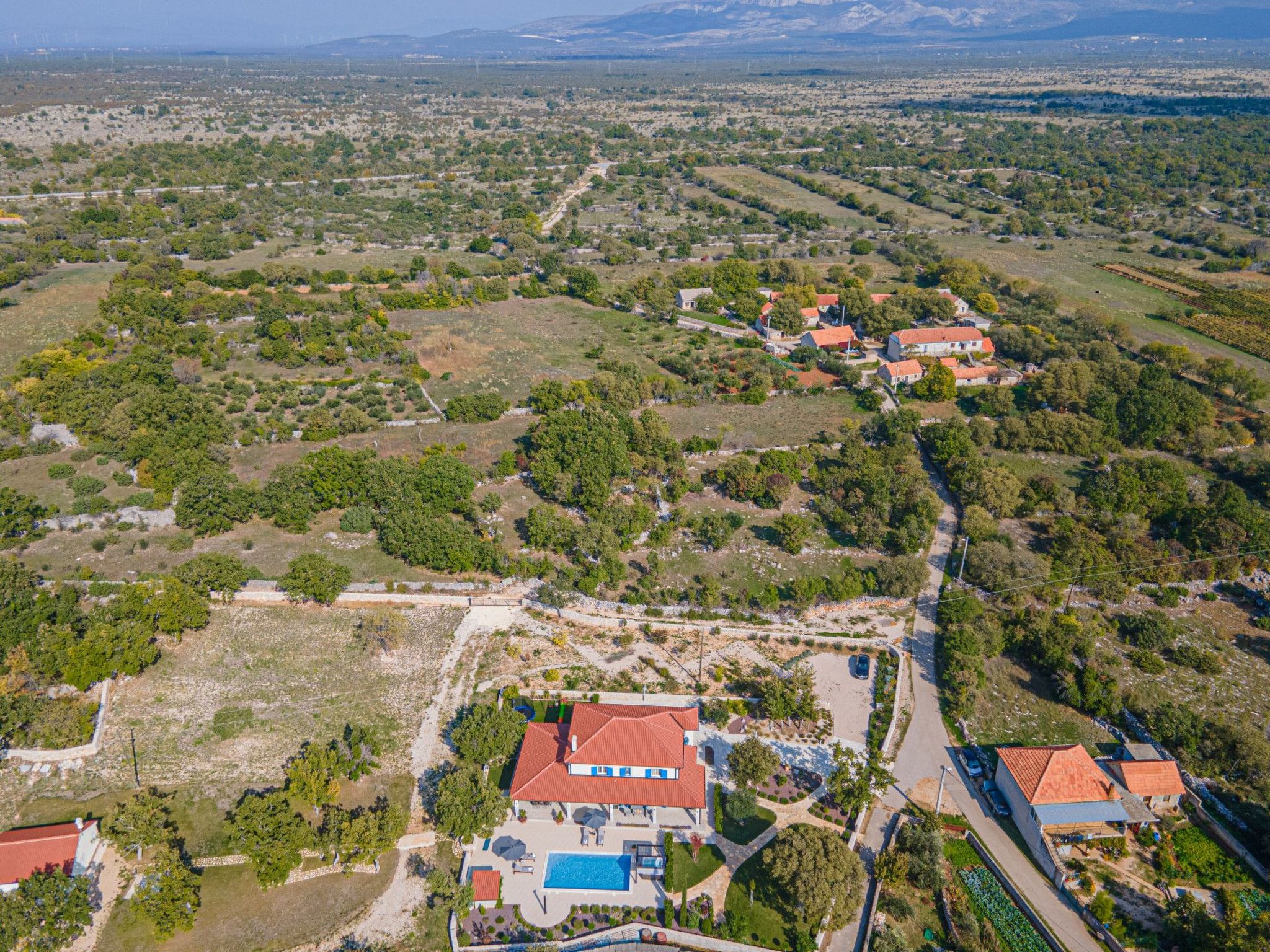 Villa Romansa mit Sauna und Whirlpool in Siritovci-Drinnen