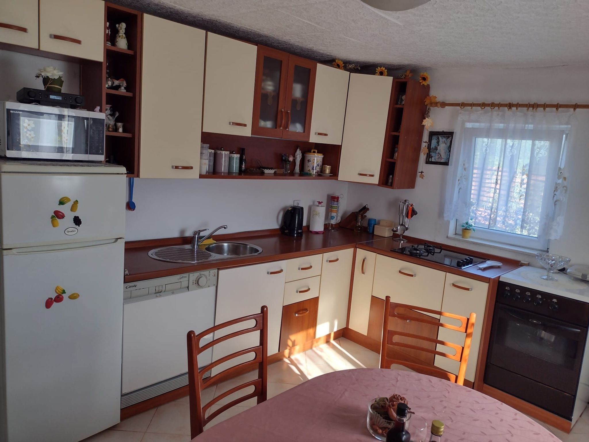 Vollständig eingerichtetes Haus mit privater Sonnenterrasse - Image-tags.info
