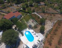 Authentieke villa met verwarmd privézwembad in het Dalmatische achterland - thumbnail 2
