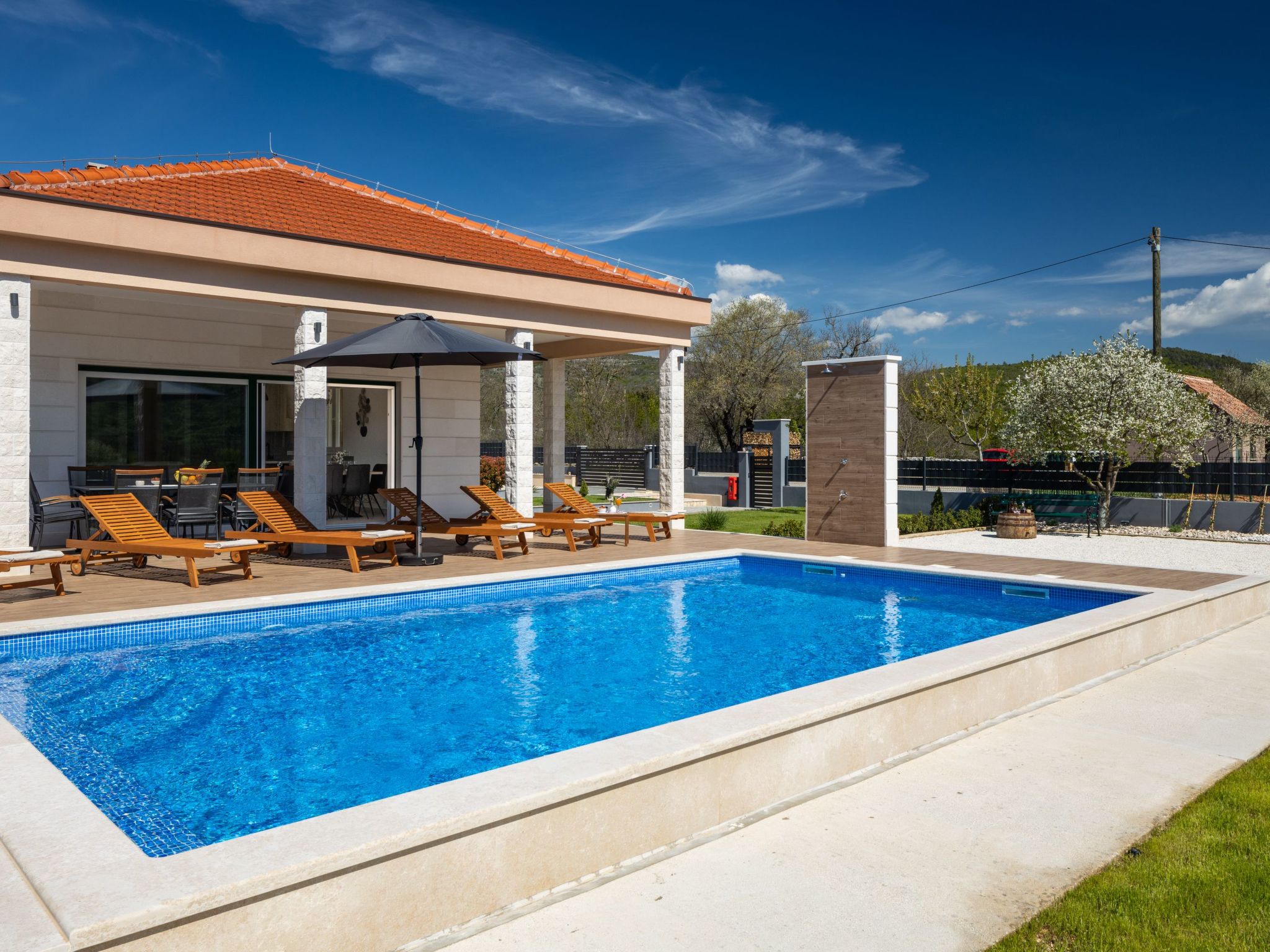 Villa Big Garden für 7 Personen und 1 Kind-Drinnen