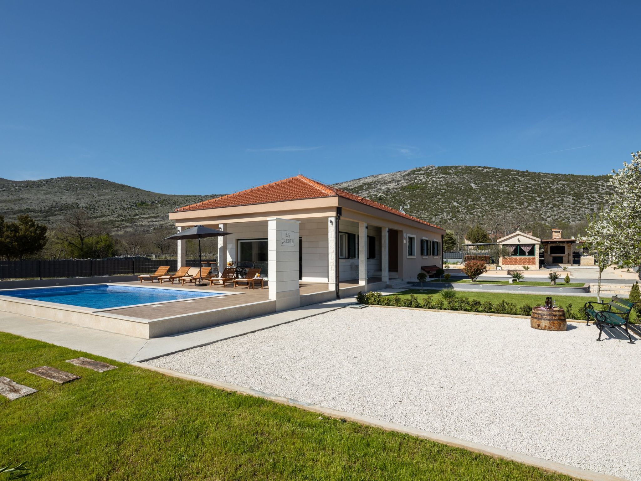 Villa Big Garden für 7 Personen und 1 Kind-Drinnen