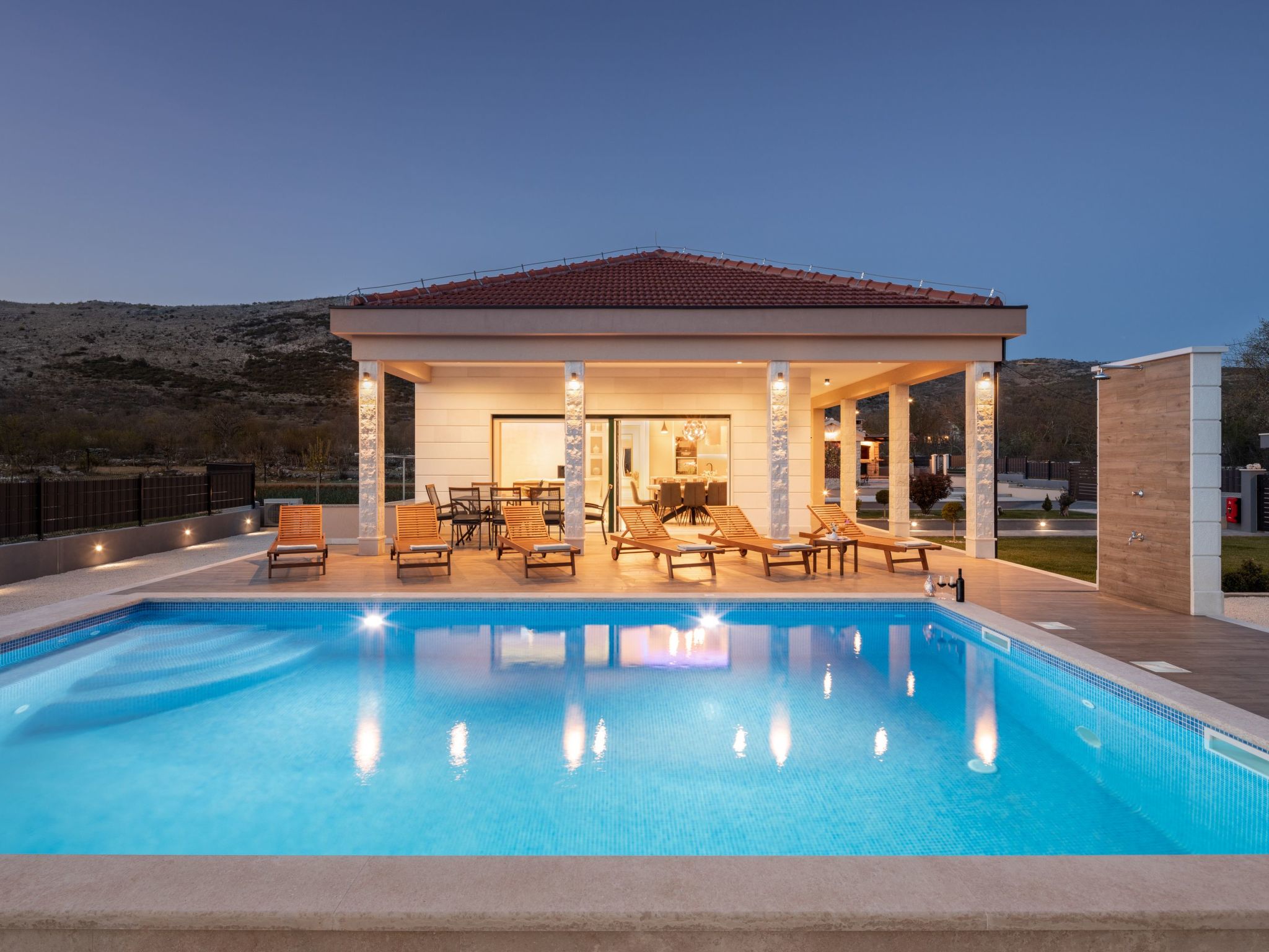 Villa Big Garden für 7 Personen und 1 Kind-Drinnen