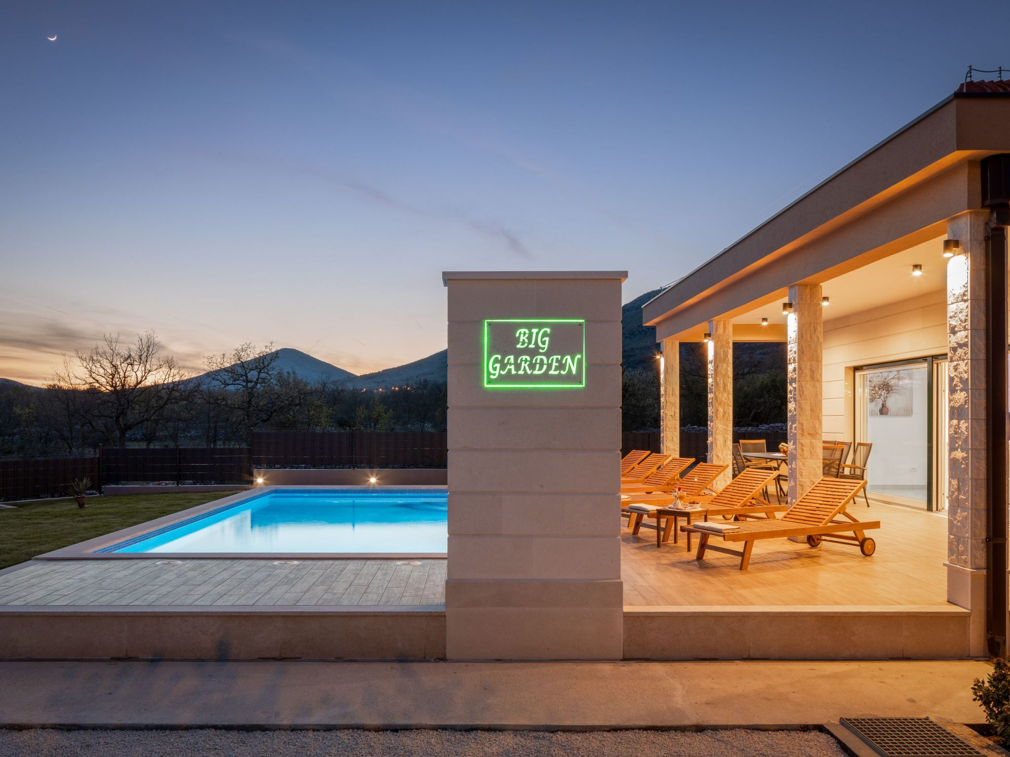 Villa Big Garden für 7 Personen und 1 Kind-Drinnen