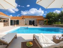 Villa di Perla: Moderne vrijstaande villa met privézwembad nabij Primošten - thumbnail 1