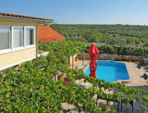 Apartment Mali Ive