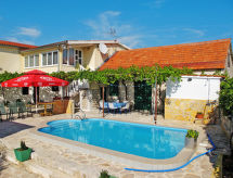 Apartment Mali Ive