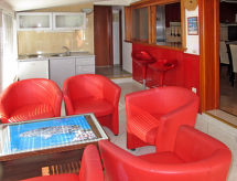 Apartment Mali Ive