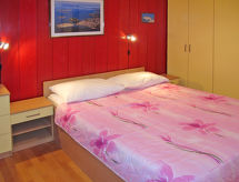 Apartment Mali Ive