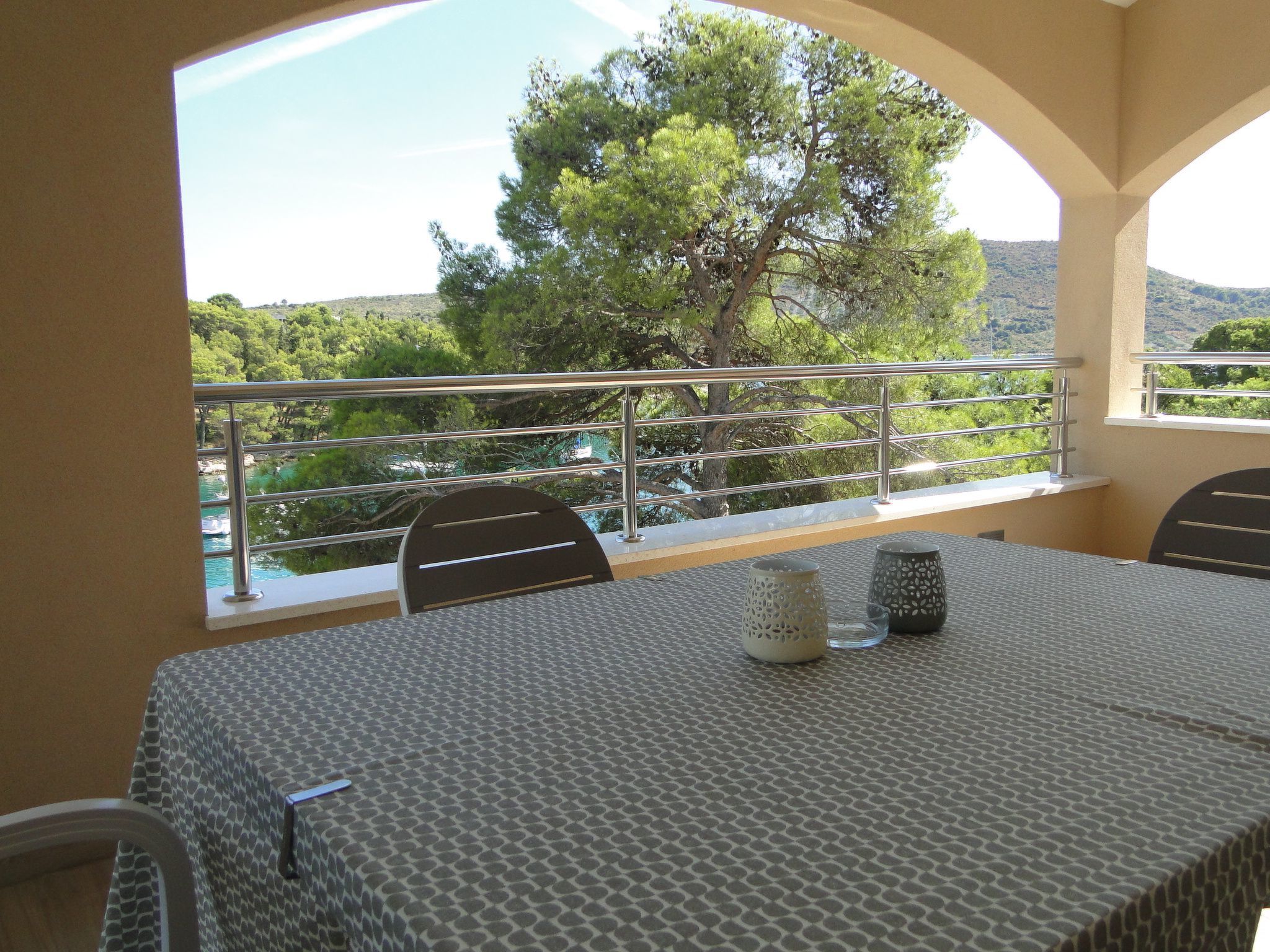 Aurea 3 Modernes Apartment direkt am Meer-Image-tags.info