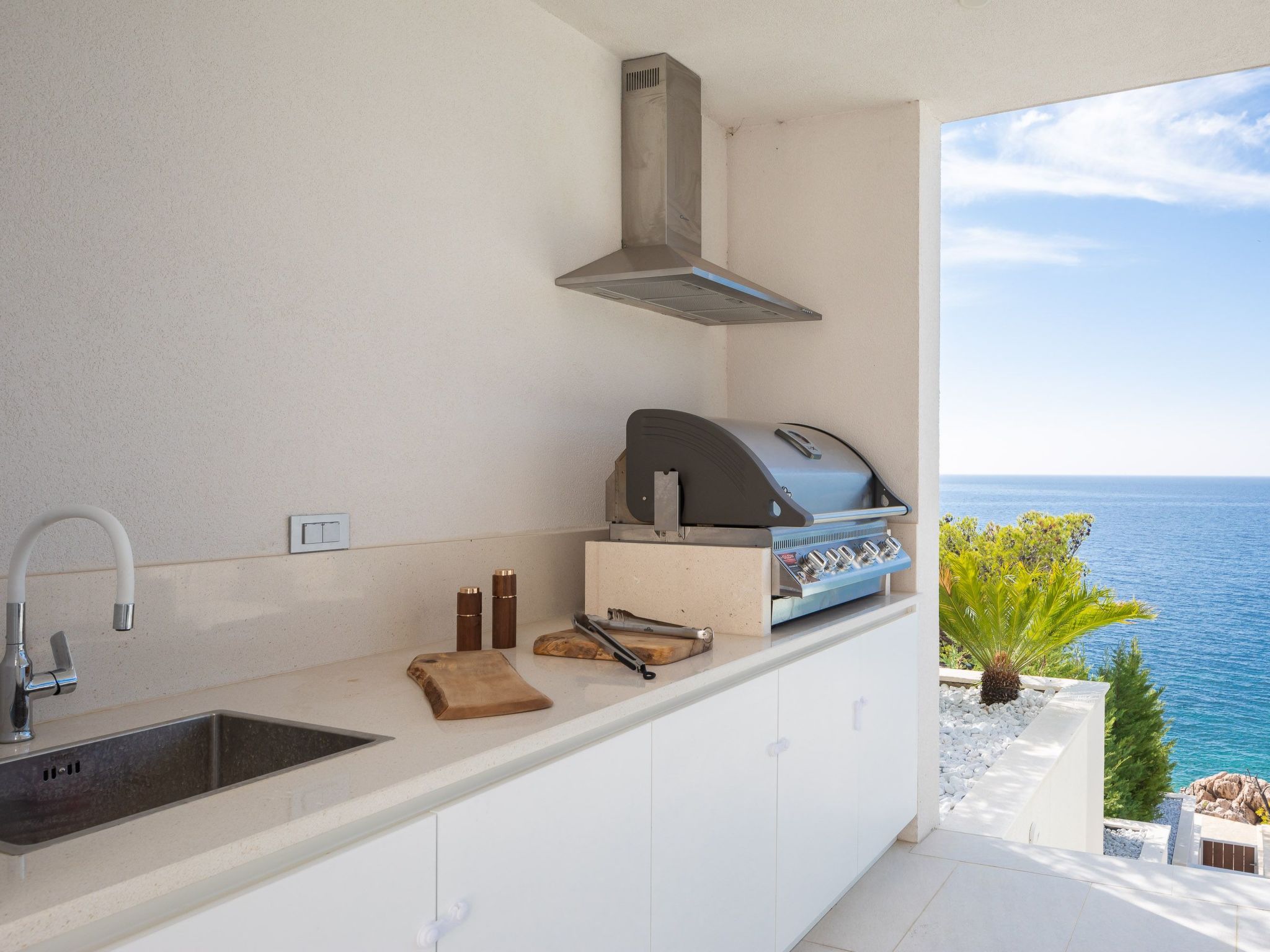 Villa mit Infinity-Pool-Binnen