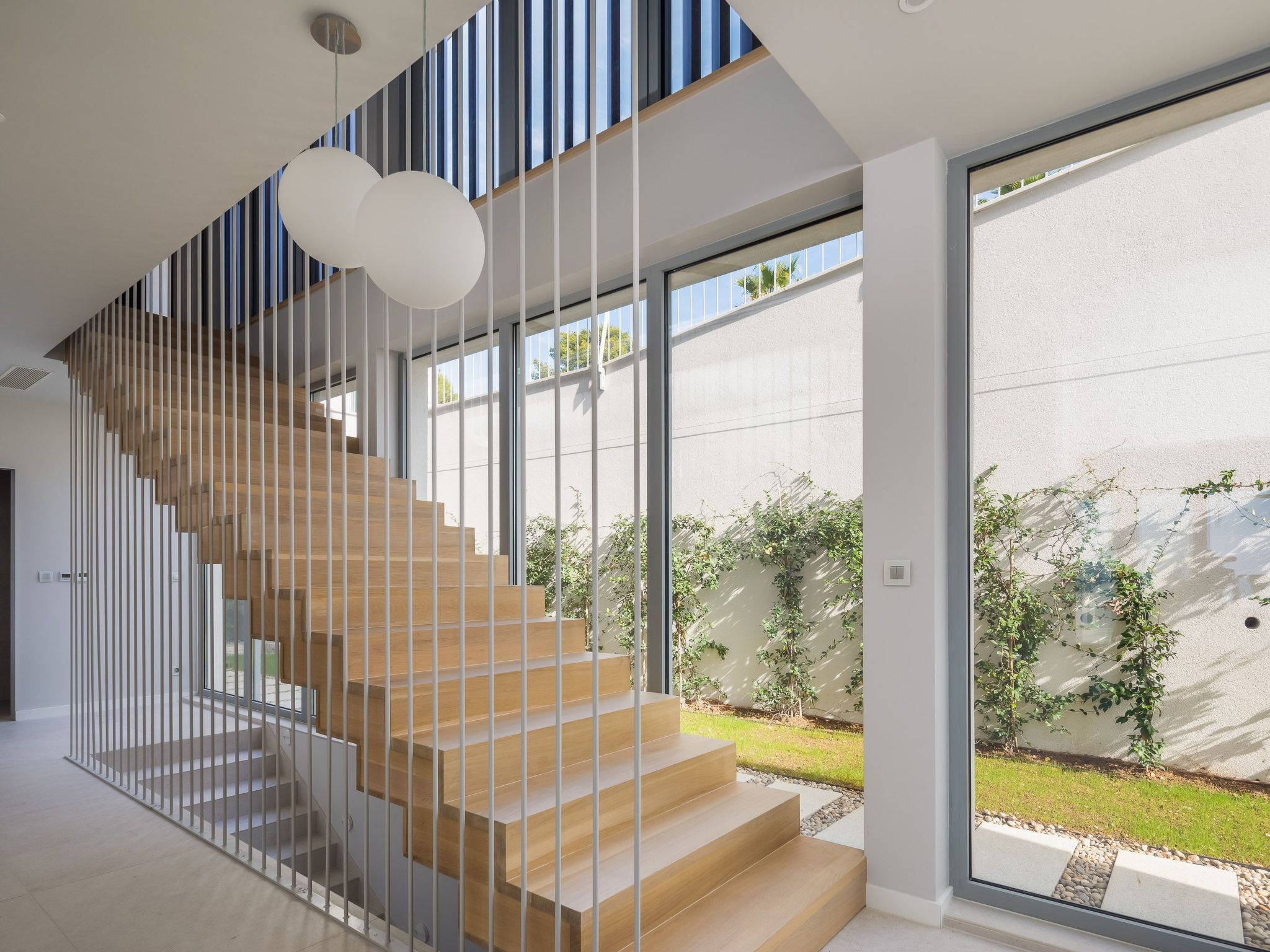 Villa mit Infinity-Pool-Binnen