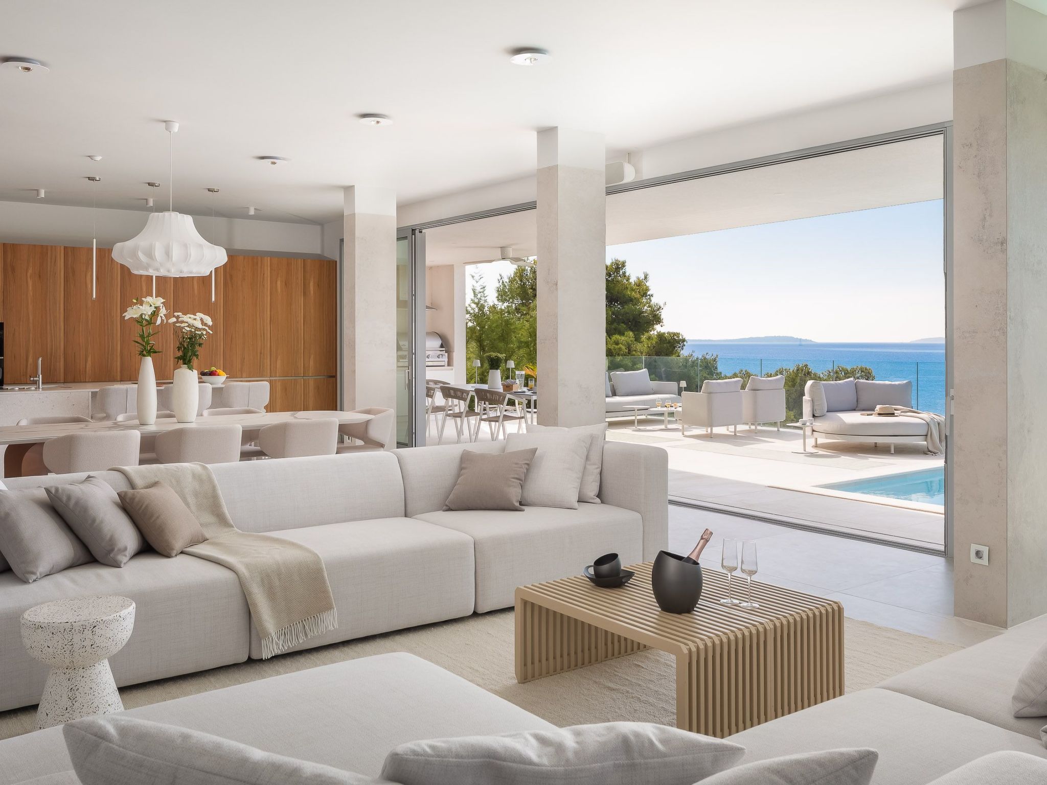 Villa mit Infinity-Pool-Binnen