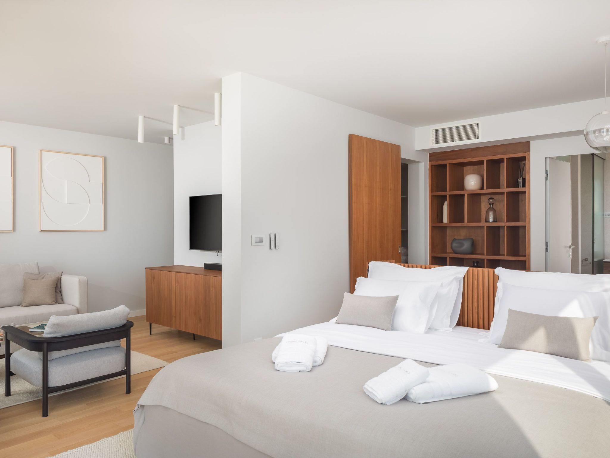 Villa mit Infinity-Pool-Binnen