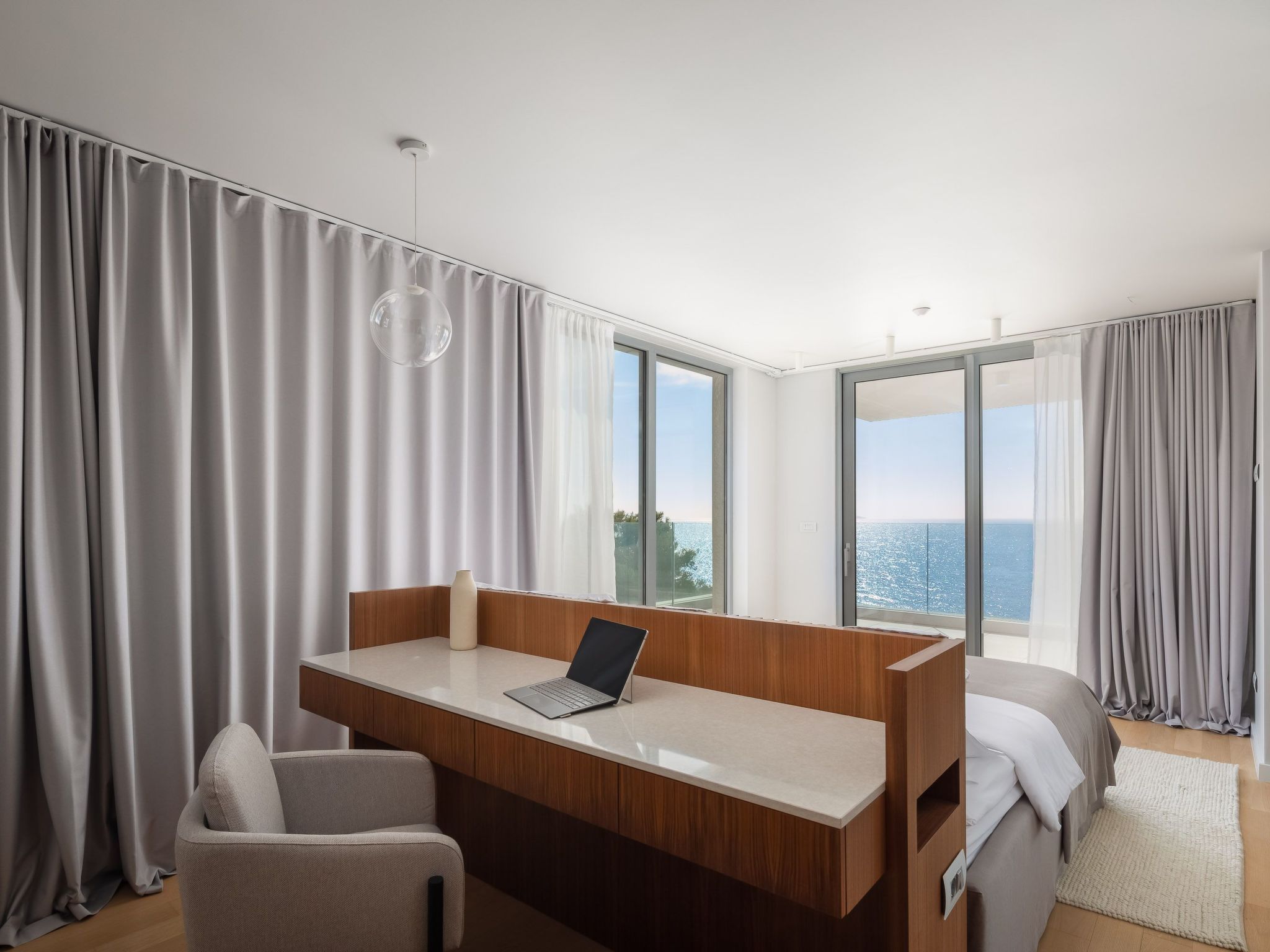 Villa mit Infinity-Pool-Binnen