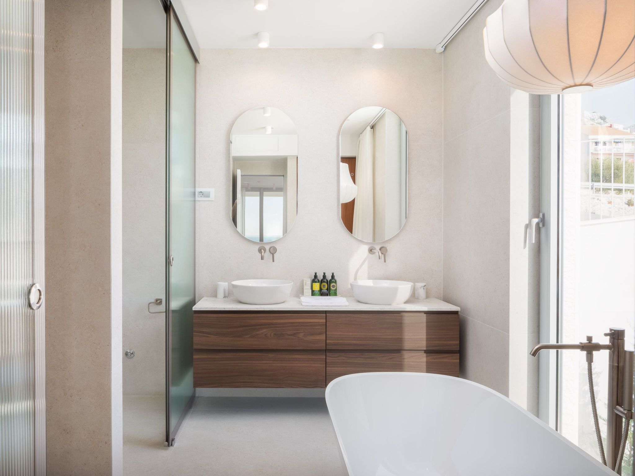 Villa mit Infinity-Pool-Binnen