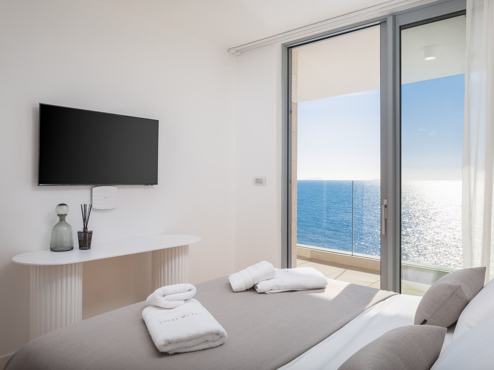 Villa mit Infinity-Pool-Binnen