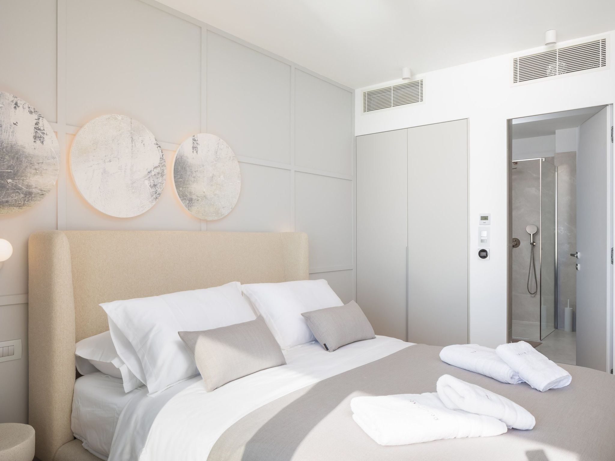 Villa mit Infinity-Pool-Binnen