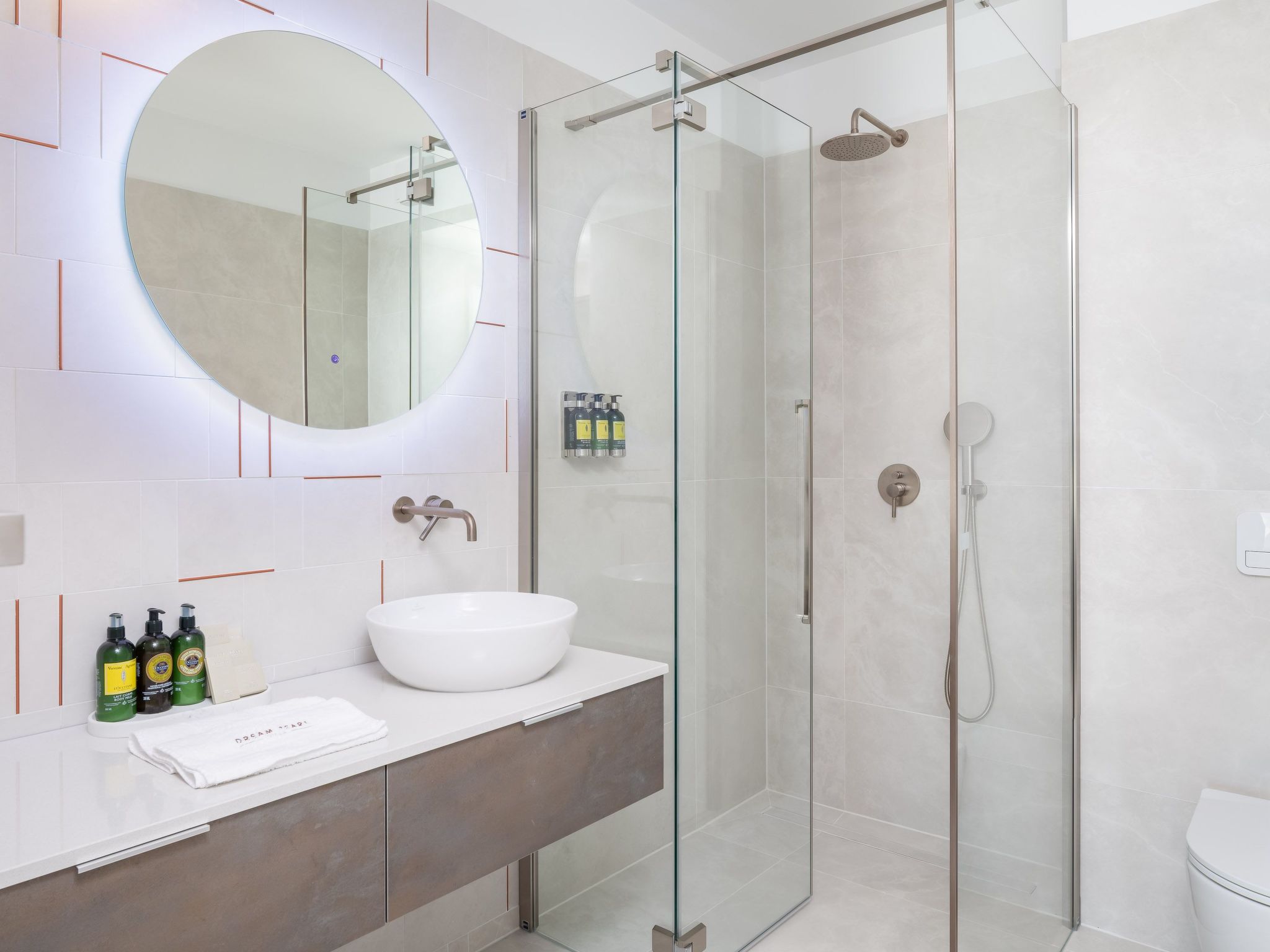 Villa mit Infinity-Pool-Binnen