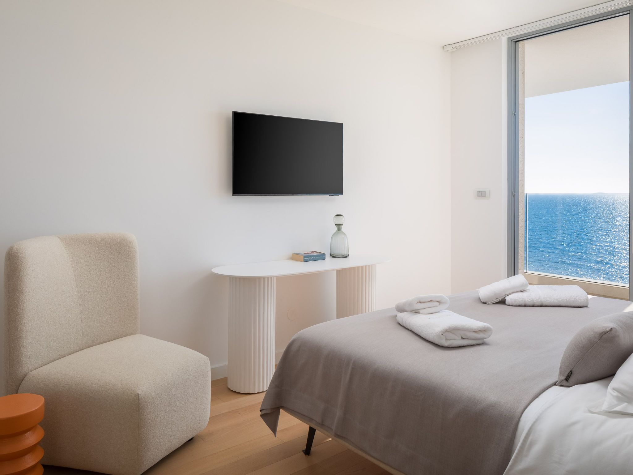 Villa mit Infinity-Pool-Binnen