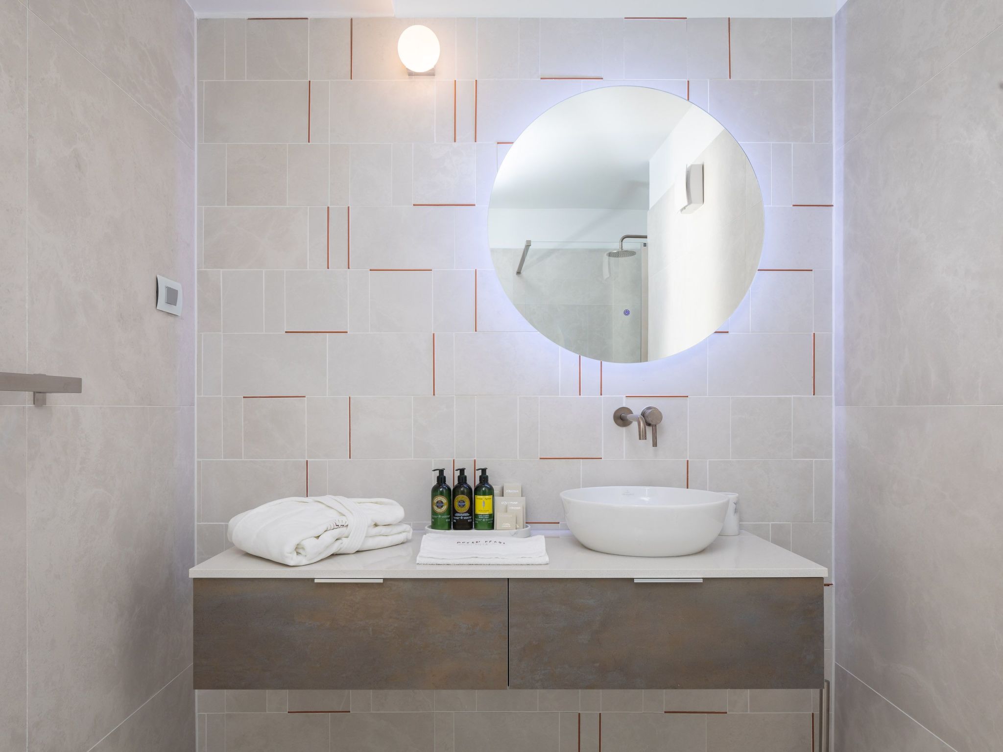 Villa mit Infinity-Pool-Binnen