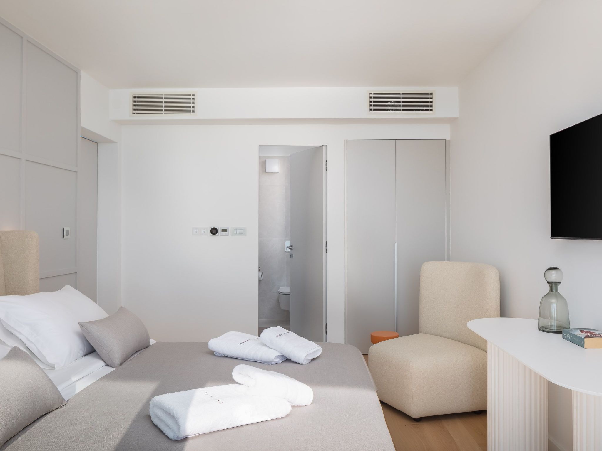 Villa mit Infinity-Pool-Binnen