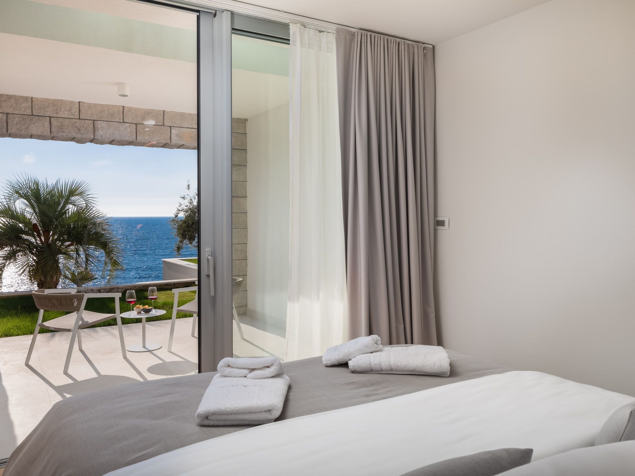 Villa mit Infinity-Pool-Binnen