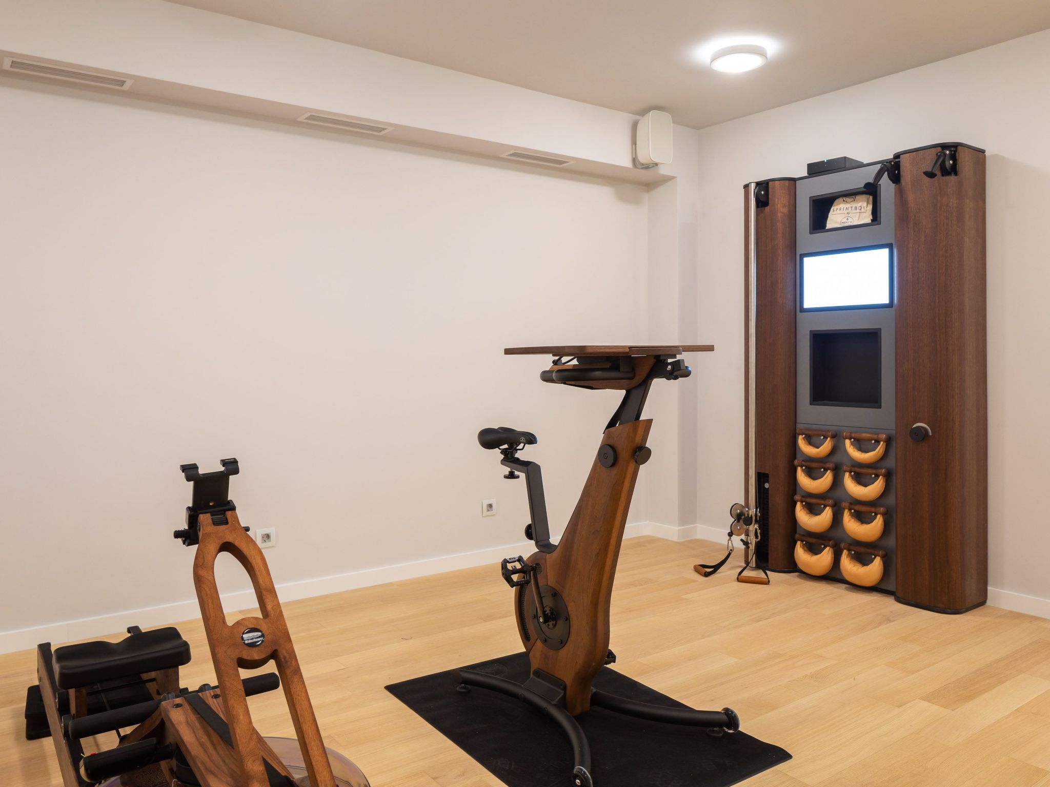 Villa mit Infinity-Pool-Binnen