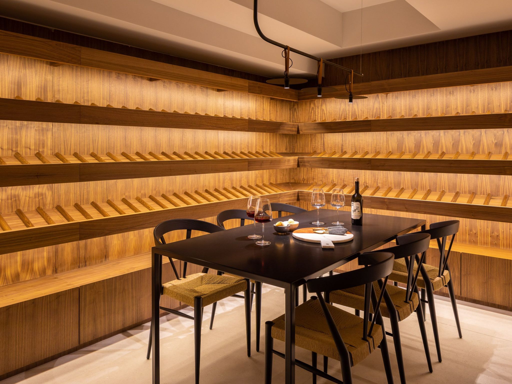 Villa mit Infinity-Pool-Binnen