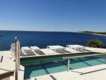 Villa Perla 1: Luxe appartement aan zee met privézwembad in Primošten - thumbnail 1
