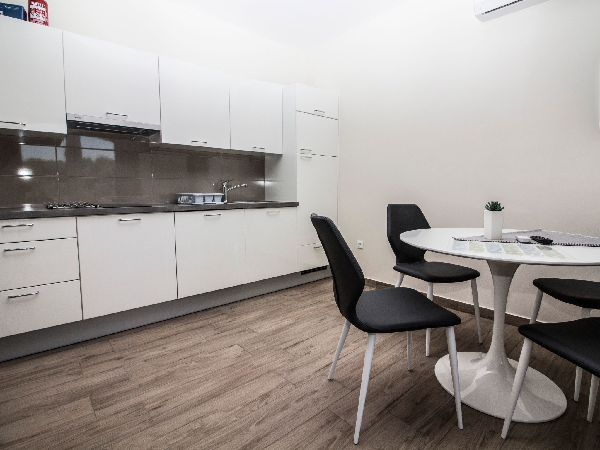 Aurea 5 Modernes Apartment direkt am Meer-Image-tags.info