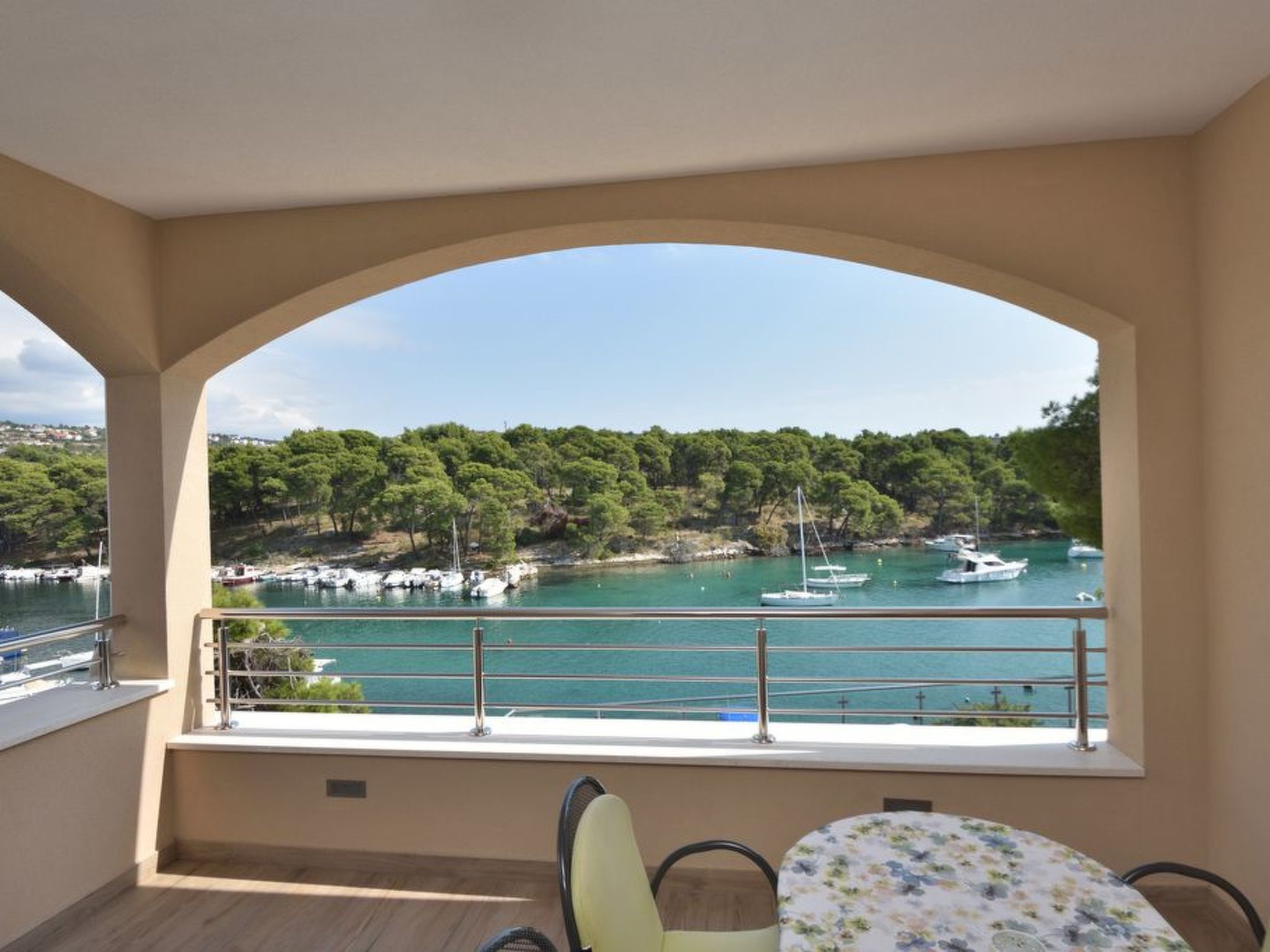 Aurea 5 Modernes Apartment direkt am Meer-Image-tags.info