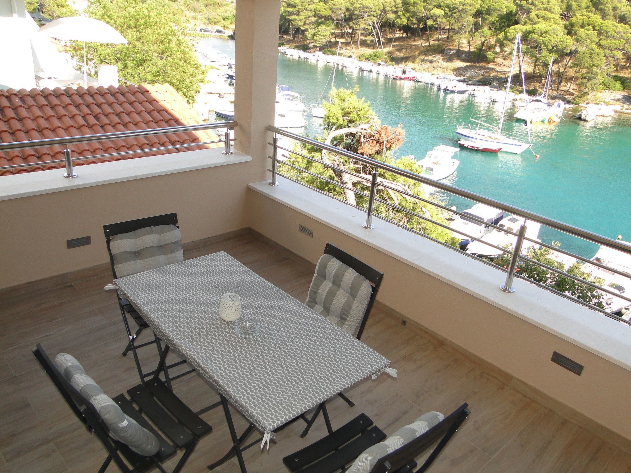 Aurea 5 Modernes Apartment direkt am Meer-Image-tags.info