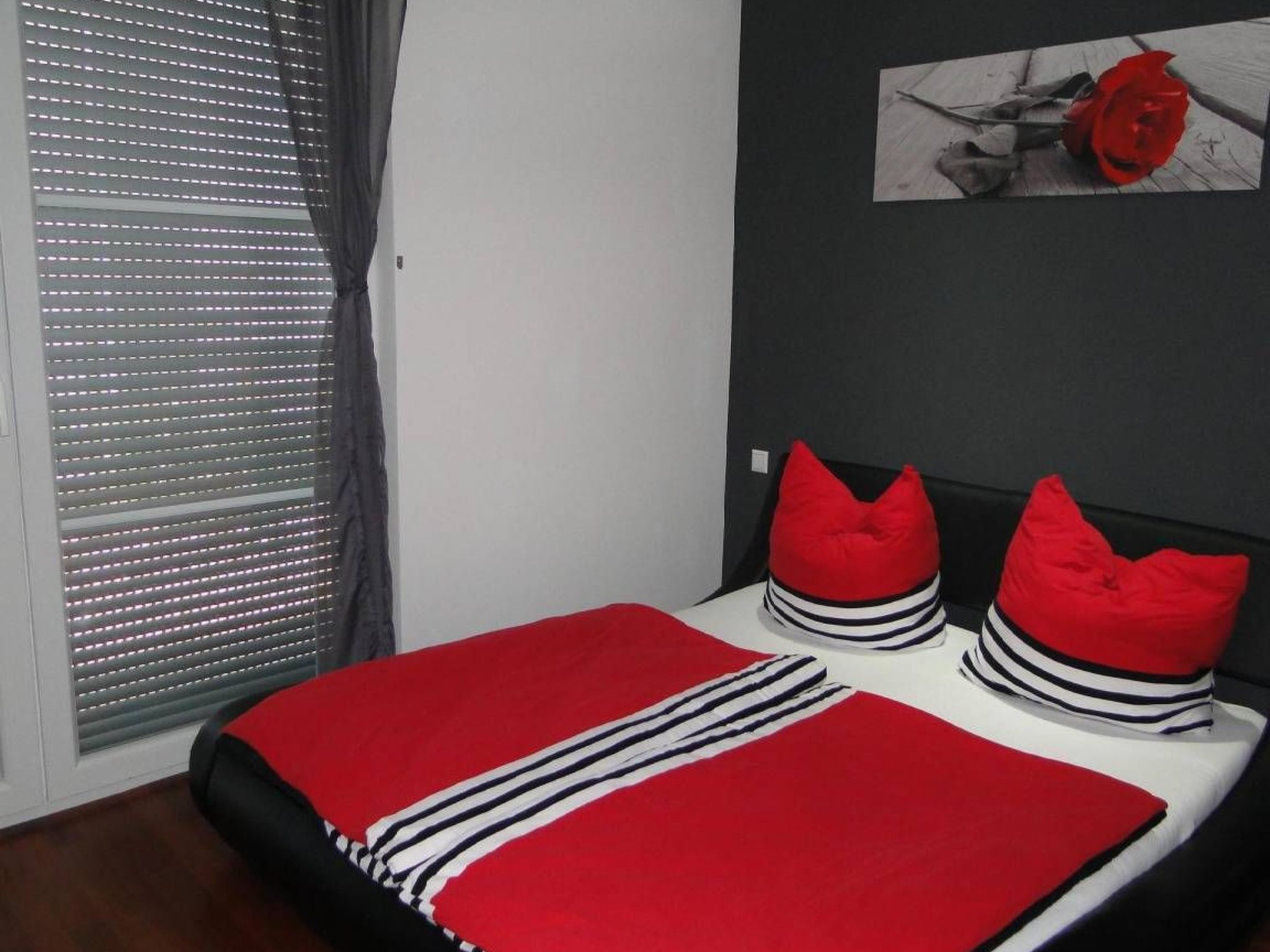 "Perla 3" mit Blick auf das Wasser-Image-tags.info