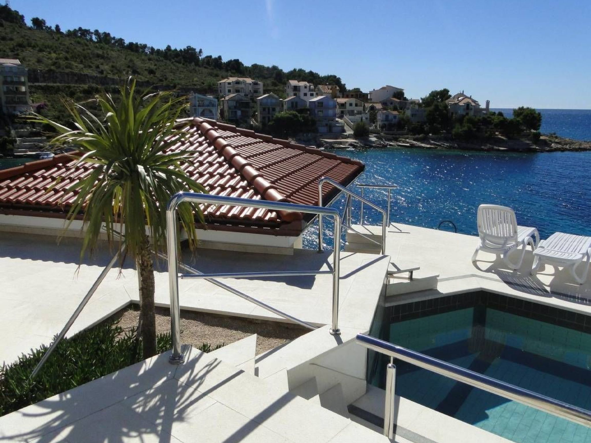 "Perla 3" mit Blick auf das Wasser-Image-tags.info