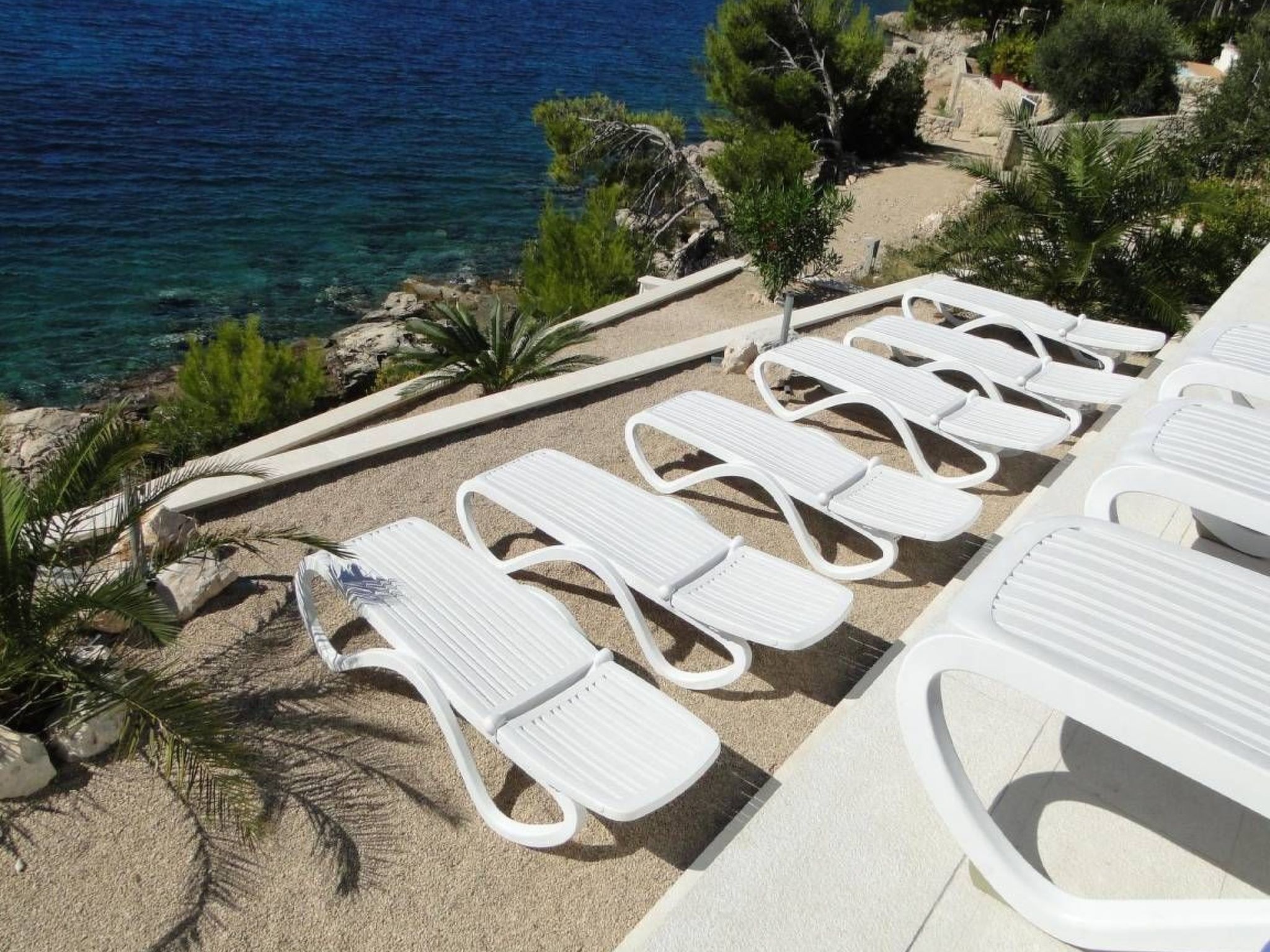 "Perla 3" mit Blick auf das Wasser-Image-tags.info