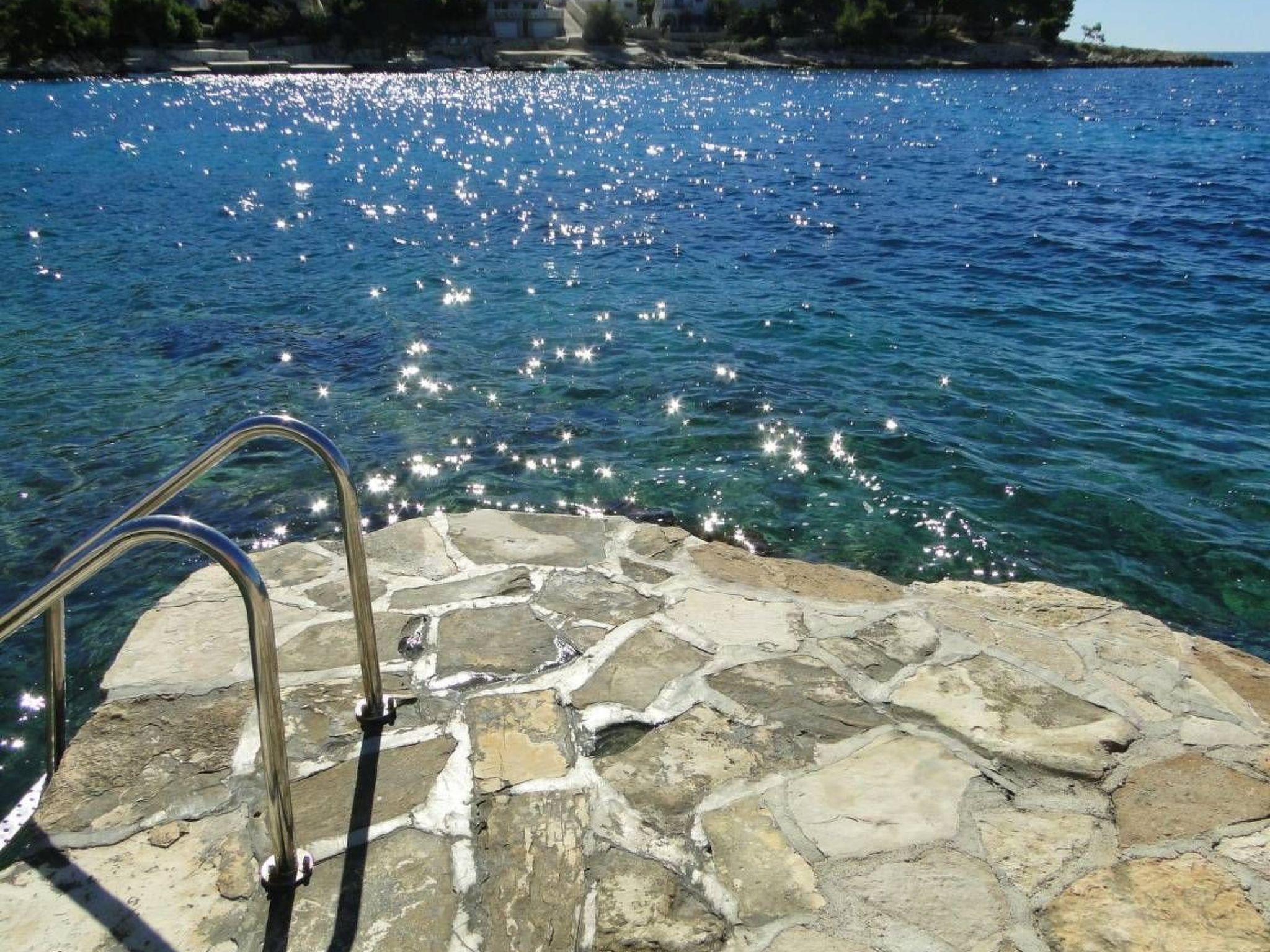 "Perla 3" mit Blick auf das Wasser-Image-tags.info