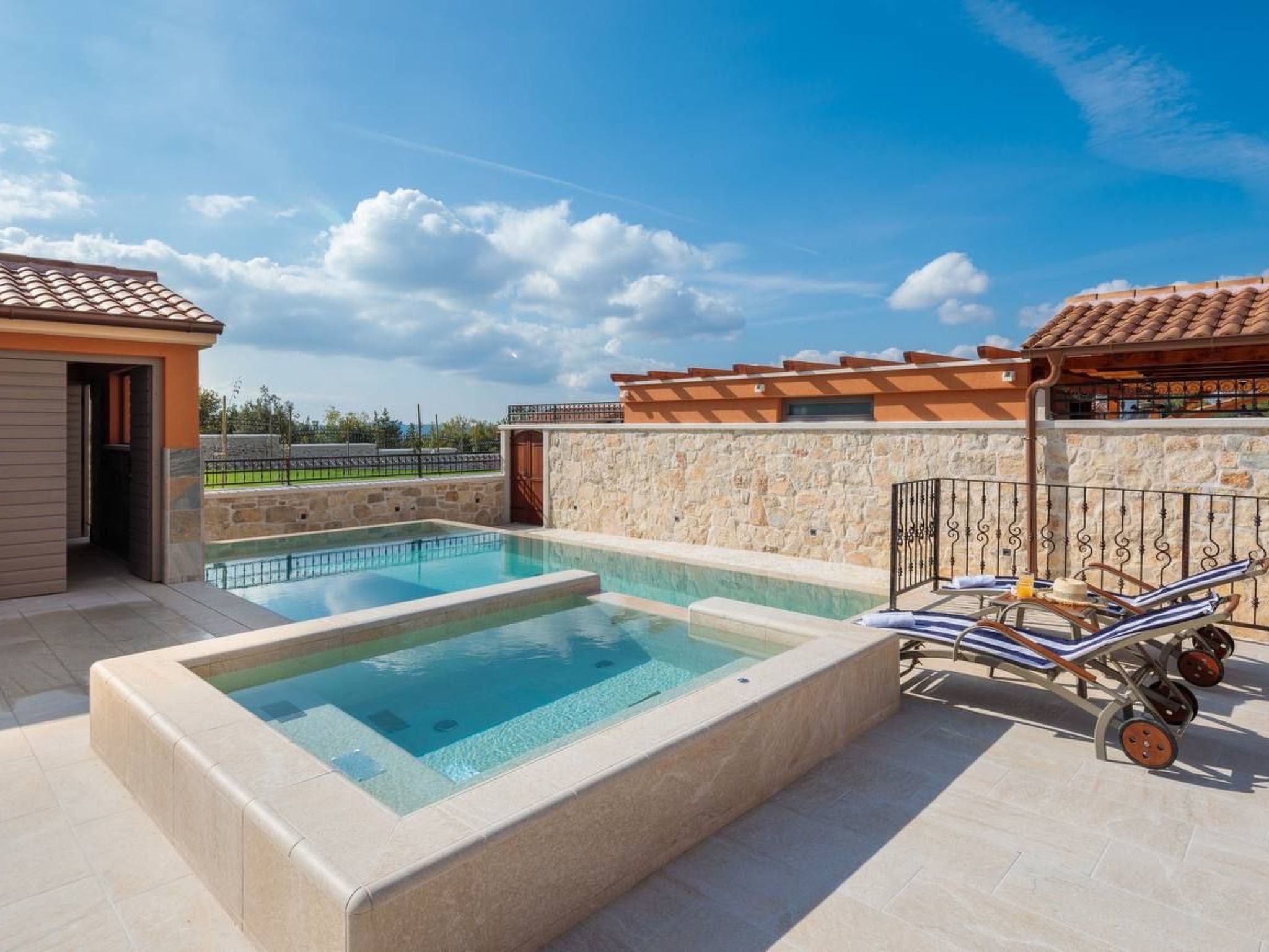 Villa Josipovi Dvori-Binnen