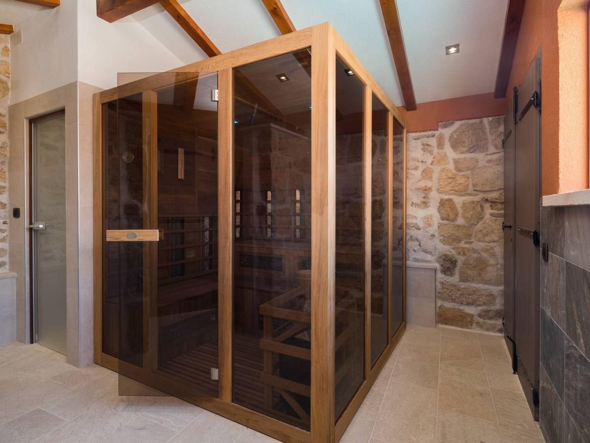 Villa Josipovi Dvori-Binnen